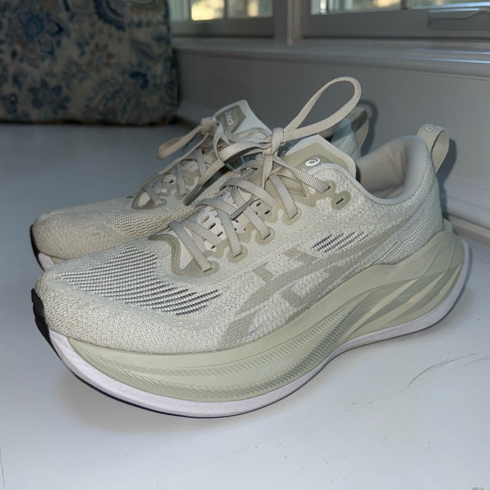 ASICS SUPERBLAST 2